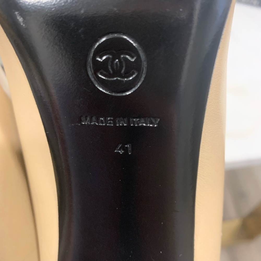 - CHANEL Capped toe Round Heels In nude & Black Size 41 - Picture 4 of 13